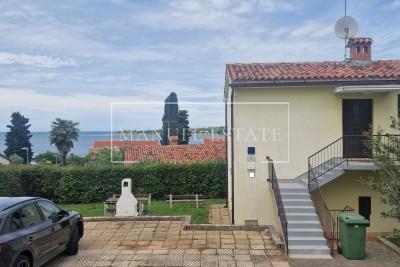 House with two apartments, sea view, Novigrad