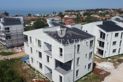 Luksuzni apartmaji v bližini Umaga, 500 m od morja, stavba številka 3 - v fazi gradnje