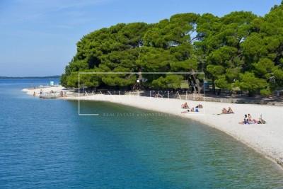 Building land for sale in Fazana, Istria, 150 m from the sea