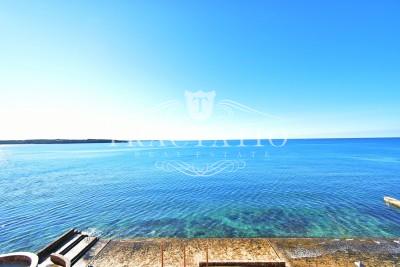 Apartment in Novigrad, first row to the sea, Istria