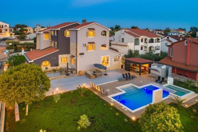 Luksuzna vila od 450 m2 u Poreču, Istra
