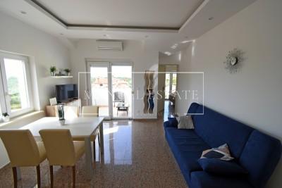 Two-room apartment with sea view, Poreč