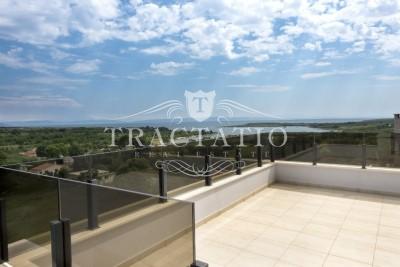 Luxurious apartment with gallery, 3rd floor, Poreč - under construction